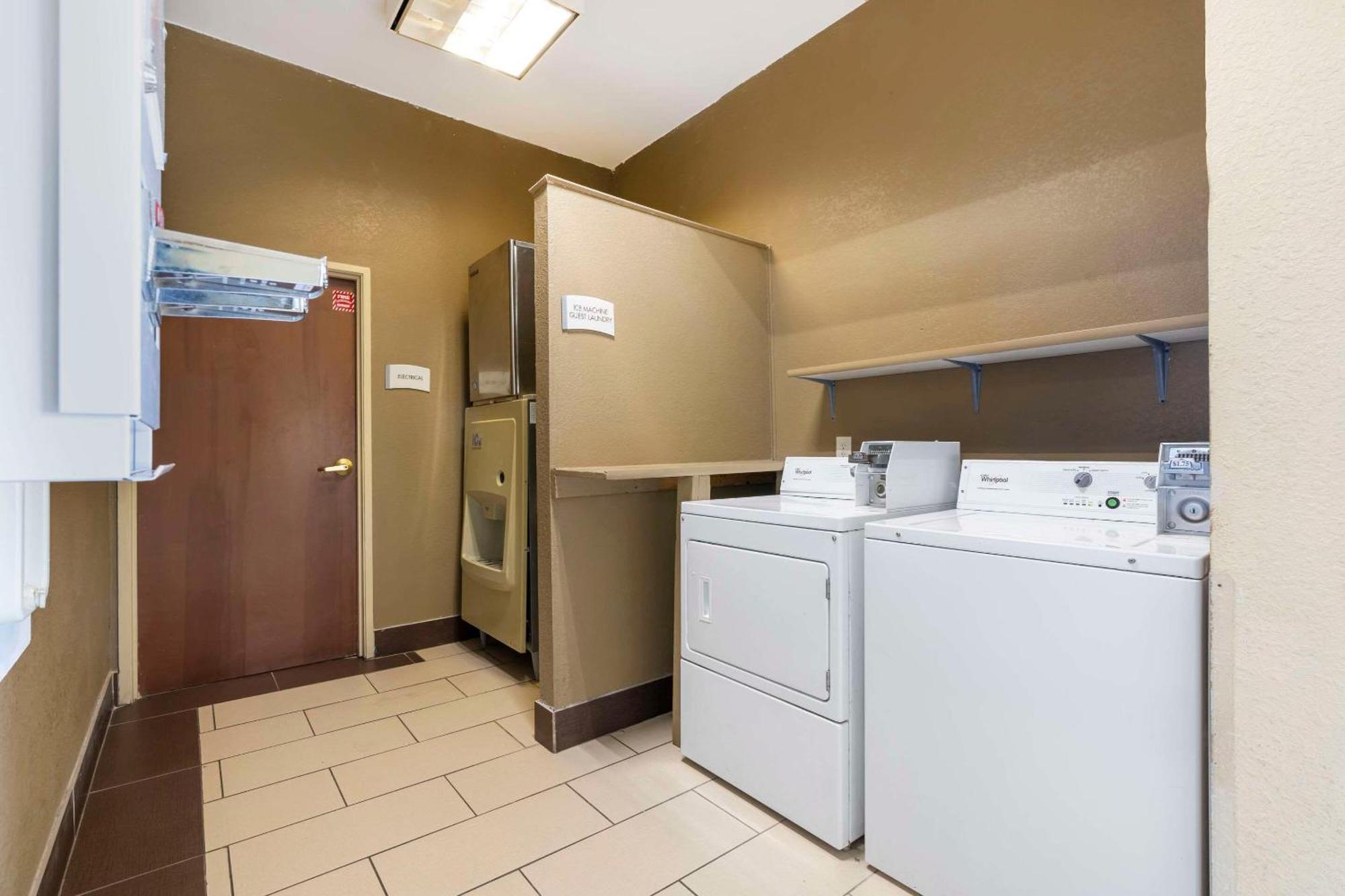 Quality Suites La Grange Exterior photo